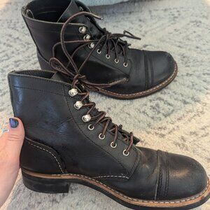 Red Wing Size 7 Womens Boots